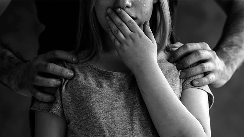 Pastor de igreja detido em prisão preventiva por suspeita de abuso sexual de crianças